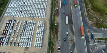 Electric Vehicle Fleets: Cost-Benefit for US Logistics - Cover Image