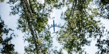 Sustainable Aviation Fuel (SAF): A Guide for Airlines to Meet 2030 Emission Targets - Cover Image